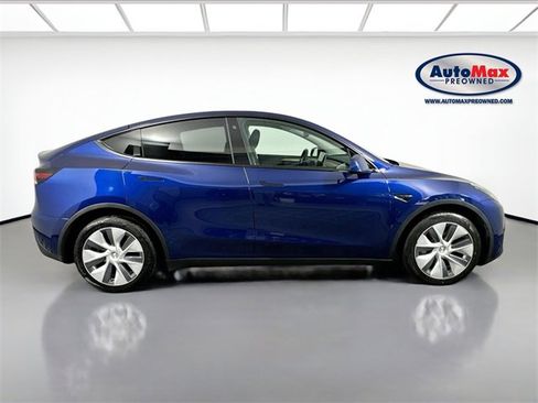 Used 2023 Tesla Model Y Long Range image 10