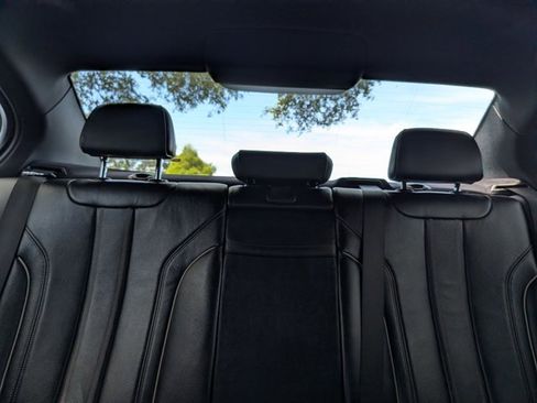 Used 2019 BMW 530i xDrive w/ Convenience Package image 16