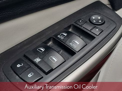 Used 2019 Jeep Cherokee Overland w/ Technology Group image 17