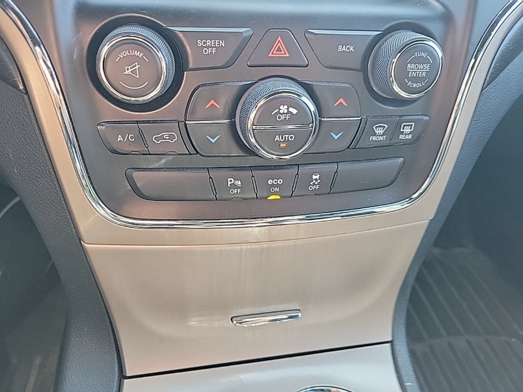 Used 2015 Jeep Grand Cherokee Altitude AWD/4WD image 25