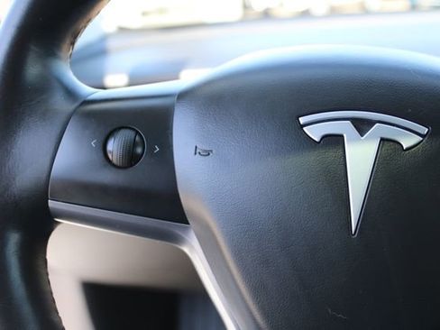 Used 2018 Tesla Model 3 Long Range RWD image 15