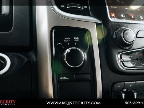 Used 2018 RAM 2500 SLT AWD/4WD image 30