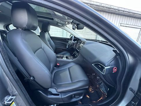 Used 2018 Jaguar XE Premium AWD/4WD image 28