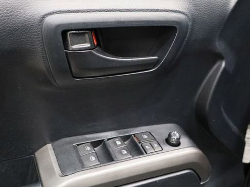 Used 2019 Toyota Tacoma SR5 image 22