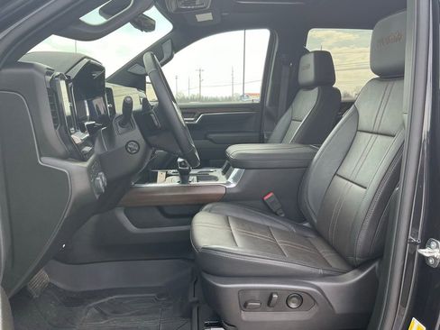 Used 2024 Chevrolet Silverado 1500 High Country AWD/4WD image 24