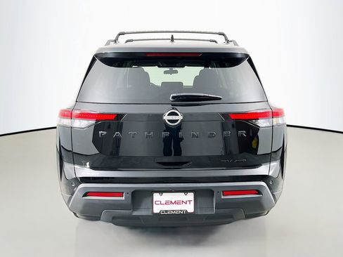 Used 2024 Nissan Pathfinder SV w/ Black Appearance Package image 8