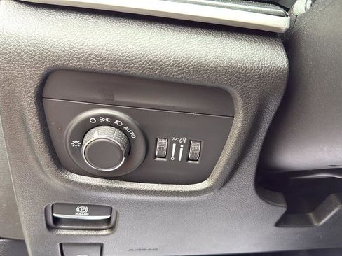 Used 2022 Jeep Grand Cherokee L Laredo w/ Luxury Tech Group I AWD/4WD image 24