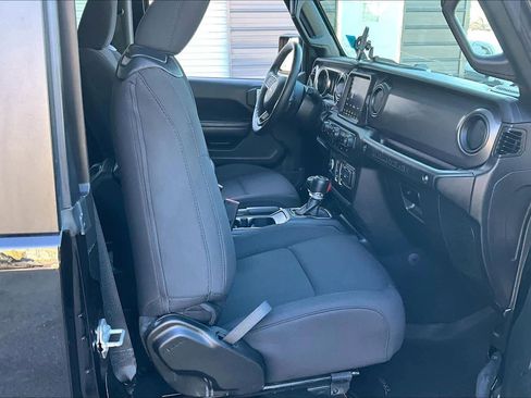 Used 2022 Jeep Wrangler Sport S image 7