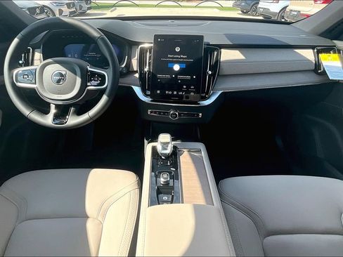 New 2026 Volvo XC90 B6 Plus image 9