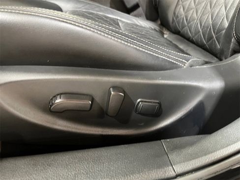 Used 2023 Nissan Maxima Platinum image 25