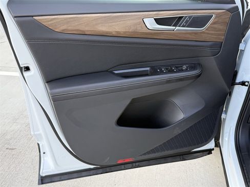 New 2026 Volkswagen Atlas SE image 10