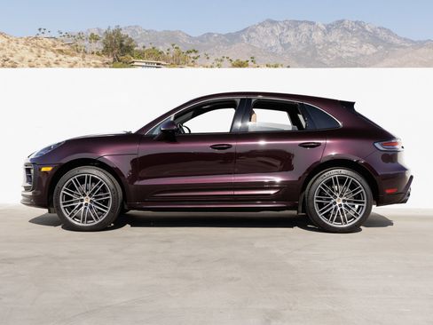 Certified 2025 Porsche Macan AWD/4WD image 2