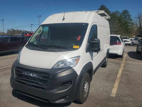 Used 2024 RAM ProMaster 2500 image 2