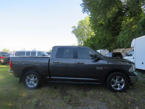 Used 2017 RAM 1500 Big Horn AWD/4WD image 2