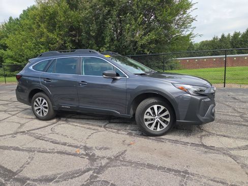Used 2024 Subaru Outback AWD/4WD image 3