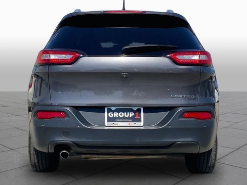 Used 2018 Jeep Cherokee Limited FWD image 5