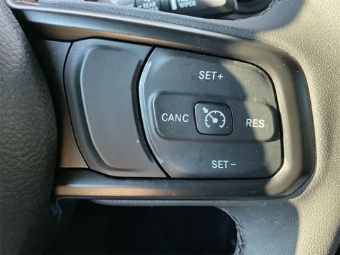 Used 2023 Jeep Wrangler Unlimited Sport image 33