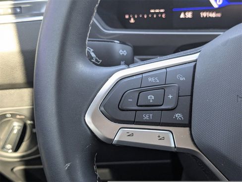 Used 2023 Volkswagen Tiguan SE image 21