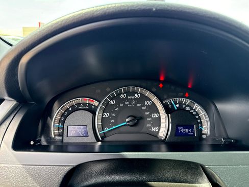 Used 2014 Toyota Camry SE image 19