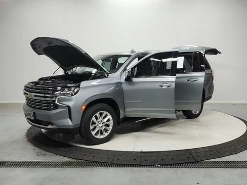 Used 2023 Chevrolet Suburban Premier AWD/4WD image 12