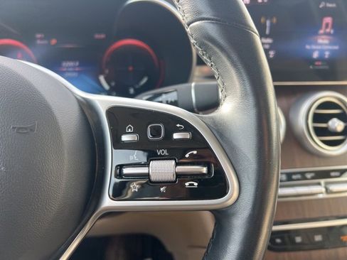 Used 2022 Mercedes-Benz GLC 300 4MATIC image 37