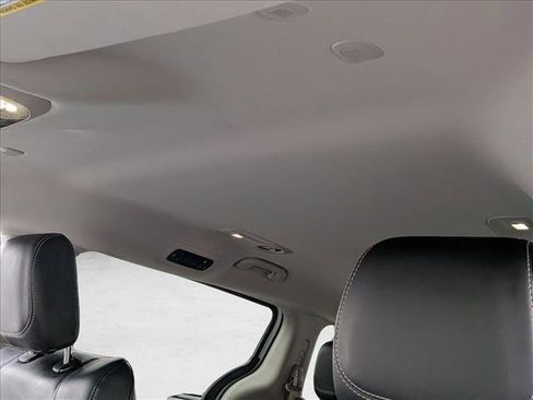 Used 2024 Chrysler Pacifica Select image 20