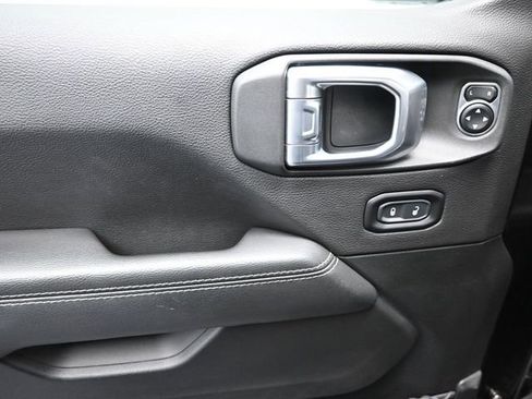 Used 2021 Jeep Gladiator Overland w/ Popular Equipment Package image 16