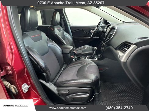 Used 2014 Jeep Cherokee Trailhawk w/ Comfort/Convenience Group image 40