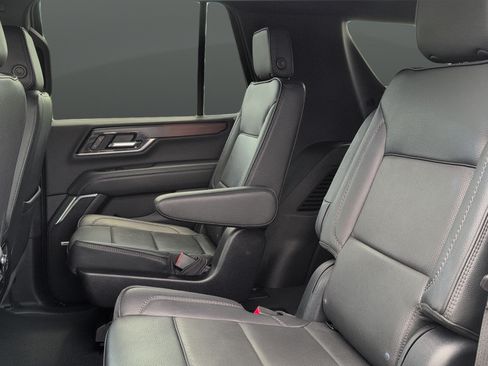 Used 2025 GMC Yukon Denali AWD/4WD image 15