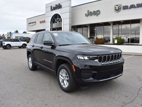 New 2025 Jeep Grand Cherokee Laredo X image 1