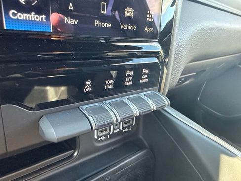 Used 2022 RAM 1500 Laramie AWD/4WD image 26