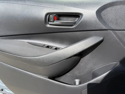 Used 2025 Toyota Corolla LE w/ Carpet Mat Package (TMS) FWD image 21