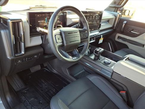 New 2026 GMC Hummer EV 4x4 Crew Cab image 3