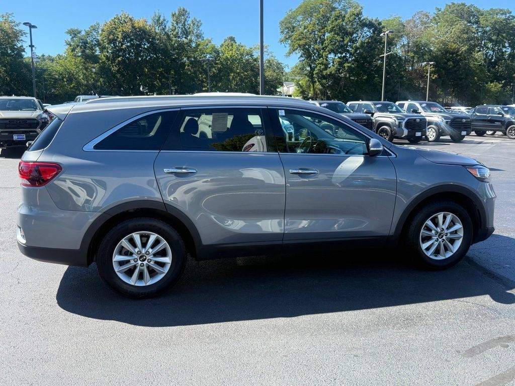 Used 2020 Kia Sorento LX w/ LX I4 Convenience Package FWD image 9