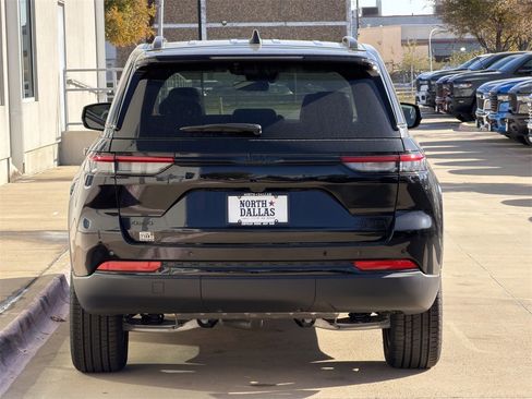 New 2025 Jeep Grand Cherokee Limited w/ Black Appearance Package image 6