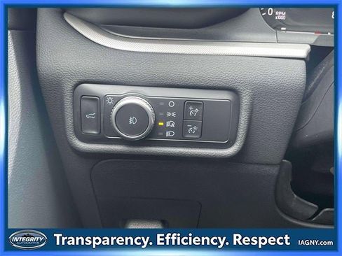 Used 2022 Ford Explorer XLT w/ Equipment Group 202A image 21