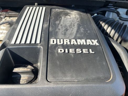 Used 2024 GMC Sierra 1500 AT4 w/ Technology Package image 10