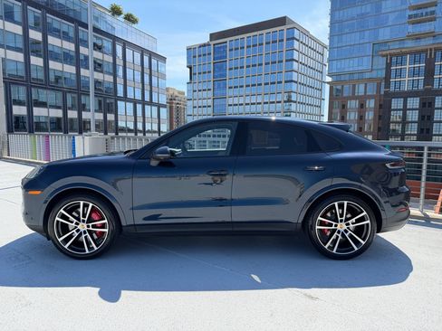 Certified 2024 Porsche Cayenne S AWD/4WD image 2