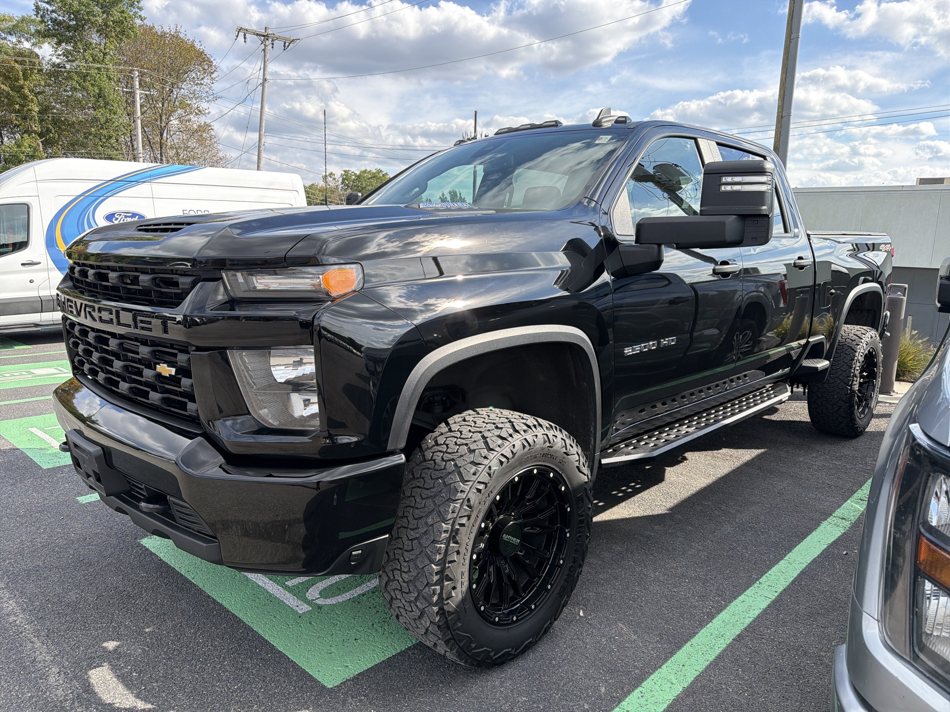 Used 2022 Chevrolet Silverado 2500 Custom w/ Custom Value Package AWD/4WD image 4