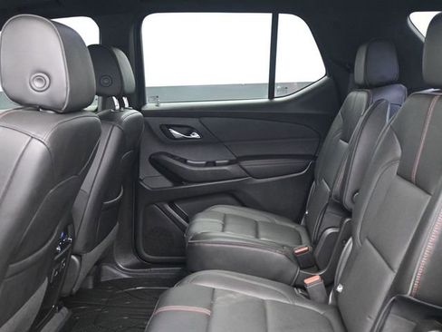 Used 2022 Chevrolet Traverse RS image 5