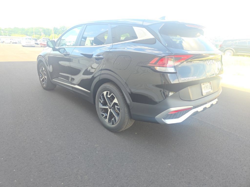 Used 2023 Kia Sportage EX FWD image 6