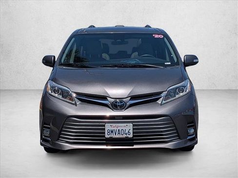 Used 2020 Toyota Sienna Limited w/ Carpet Mat Package FWD image 2