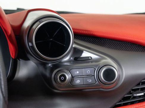 Used 2021 Ferrari F8 Tributo image 29