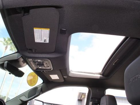 Used 2025 GMC Sierra 2500 AT4 image 22