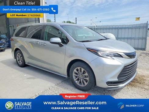 Used 2022 Toyota Sienna LE AWD/4WD image 5