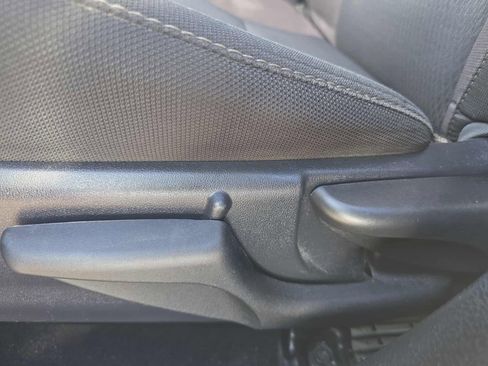 Used 2018 Toyota Corolla LE image 11