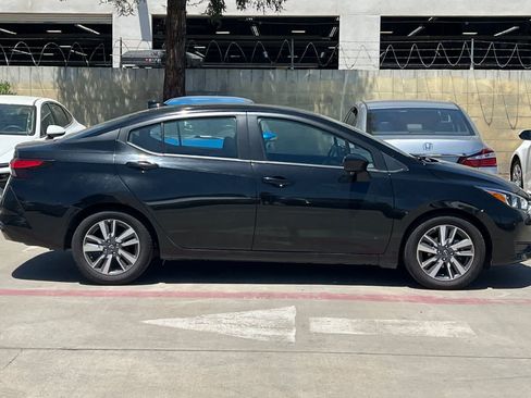 Used 2023 Nissan Versa SV FWD image 9