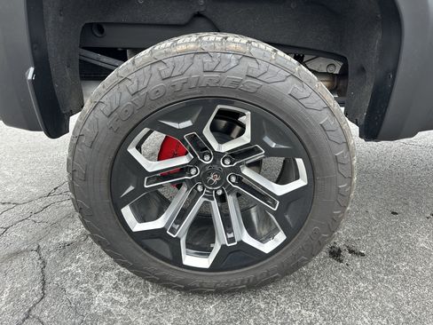 Used 2023 GMC Sierra 1500 AT4 w/ AT4 Premium Package image 12