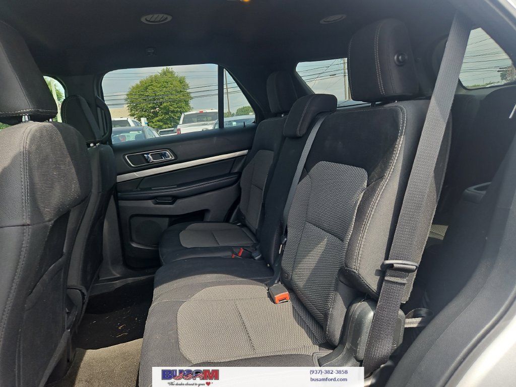 Used 2018 Ford Explorer XLT FWD image 11