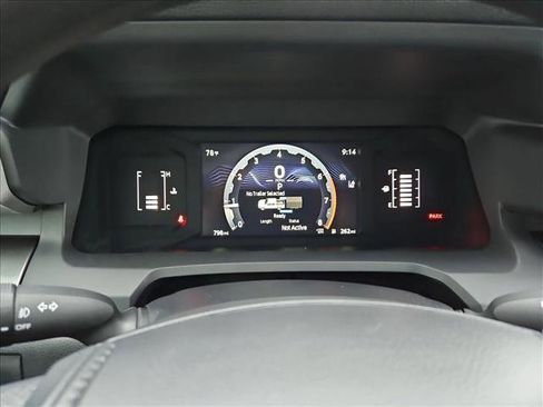 Used 2025 Toyota Tacoma SR5 AWD/4WD image 11
